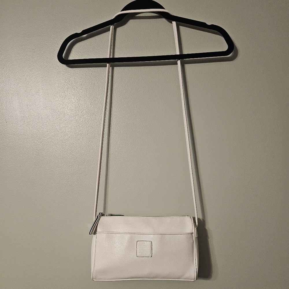 Liz Claiborn accessories white shoulder bag.